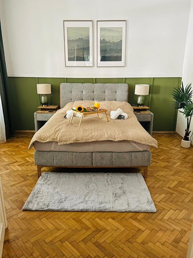 וינה Apartment 5 Min Schoenbrunn Gloriette, Direct To City Center, Free Parking מראה חיצוני תמונה
